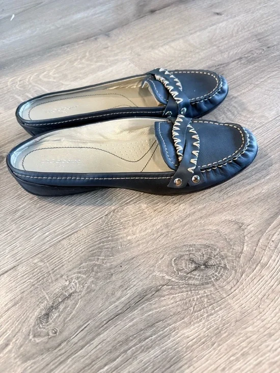 Liz Claiborne Navy Blue Slip-On Mules with Contrast Stitching - Picture 4 of 7